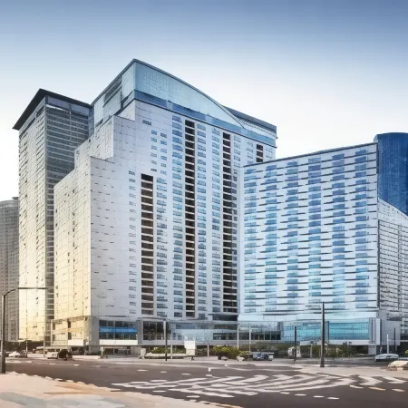 Hanwha Resort Haeundae Отели рядом с достопримечательностью «Район Марин-Сити»