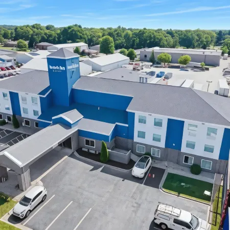 AmericInn by Wyndham Urbana