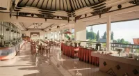 Royal Hotel and Convention Tretes - breakfast