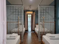 Bloom Cafe & Hostel