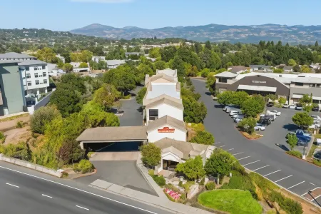 Hawthorn Suites by Wyndham Napa Valley