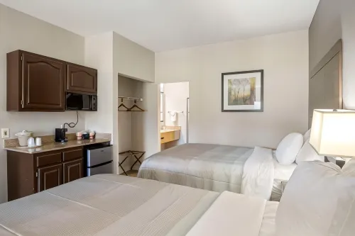Quality Suites Hickory South - Pool