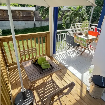 Beachfront Studio / Boat Tour