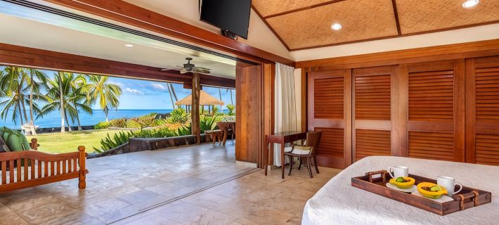 Ultra private oceanfront gated compound with pool & spa just minutes from town. Hotels in Holualoa