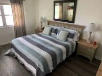 Coastal Comfort, 2Br Hutchinson Island Getaway by the Beach - Homestays