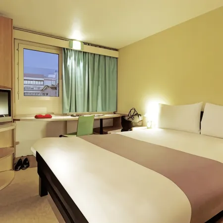 Ibis Berlin Spandau Отели рядом с достопримечательностью «Станция метро Paulsternstraße»