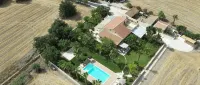 Vacation home with swimming pool (shared) with wide views and absolute tranquility. - Villas