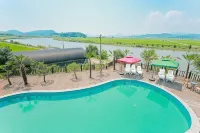 Jnj Village - Pools