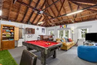 Civil War Era Home, w/ King Bed, Finger Lakes, Hot Tub & Game Room - Homestays
