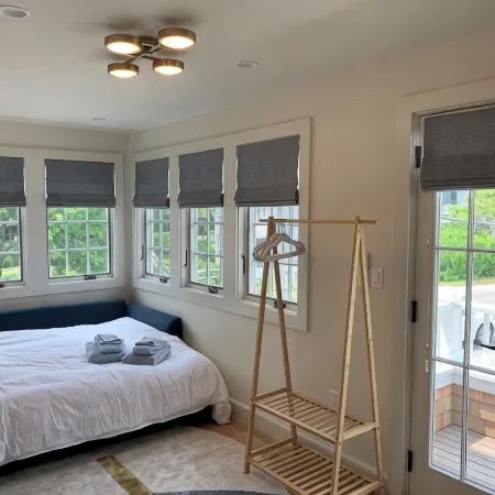 Modern Cottage Walk To Town & Beach