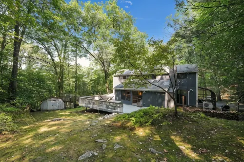 Charming Forest Getaway near West Point & Storm King