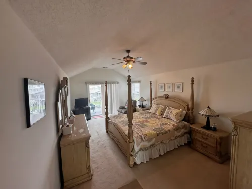 On canal. 3 minute walk from beach! 5 minutes from everything!! - 2-Star