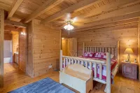 Southern Comfort Cabin- 8 Guests, 3 BR, 2.5 BA, Hot Tub, WiFi- Hocking Hills - Wi-Fi