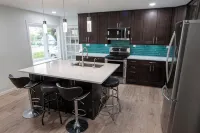 Modern and Convenient Waukesha 3BR home with 2 King Beds - Homestays