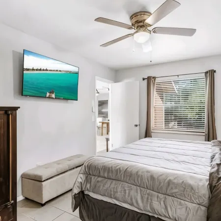 Modern 2 Bedroom Farmhouse
