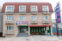 Boryeong (Daecheon) Baekhyeon Pension - Lemmikkieläimet sallittu