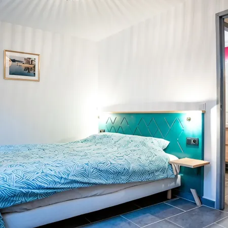 Superb apartment (3pers) air-conditioned, quiet, ideal location in town center