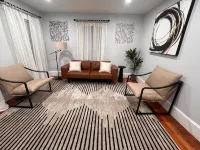 Charming 2-bedroom apartment in nice Sharon with WiFi, AC near Gillette Stadium - 4-Star