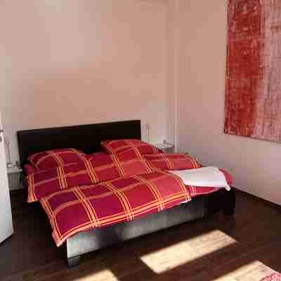 Central, quiet, bright holiday apartment near Kuhdamm - Nollendoftplatz Rooms