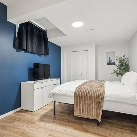 The Modern Lodge Retreat with INFRARED SAUNA & Amenities for Rest and Relaxation