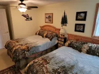 Spacious Four Bedroom Cabin for Northern Escape Hotels in Oscoda County