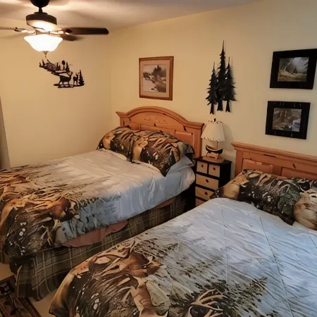 Spacious Four Bedroom Cabin for Northern Escape