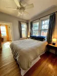 Mid-Century Retreat w/ 5 Star Views!!! Walk to Dining & Bourbon Trail!!! - 4 stjerner