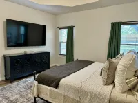 Waco's Brick Beauty! 0.7 miles to Magnolia Market, 1.1 miles to Baylor! - 4-Star