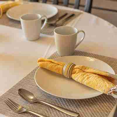 Family Friendly Las Olas Oceanfront Remodeled 2Br Steps to Surf, Sand & Dining! Dining/Meeting Rooms