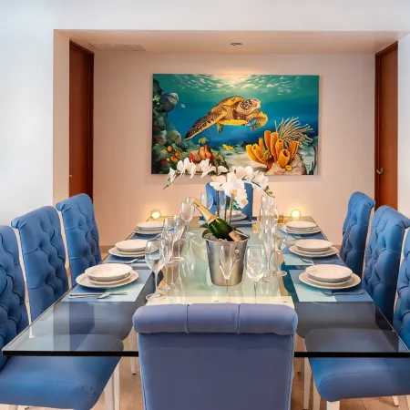Stunning 7th floor condo, Excellent Snorkeling, Fantastic Oceanfront terrace!