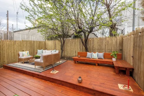 Spacious Modern 4Br Urban Retreat with Game Room, Yard, Near Path Train& NYC Bus - 4-Star