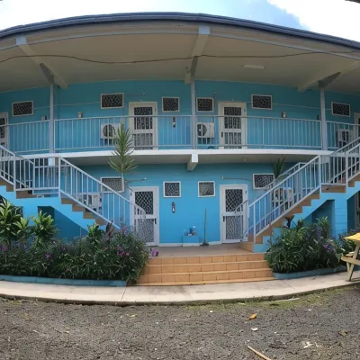 Alec's Hotel Hoteles cerca de Universidad Nacional de Samoa
