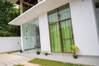 Randon Resort Mirissa - Bed and Breakfasts