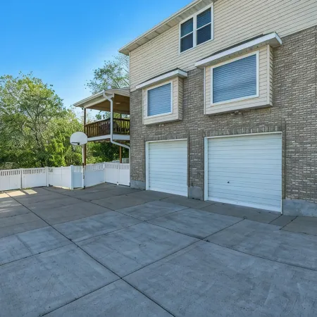 Mountain View Retreat: 2 BR/2 BA Spacious & Cozy!