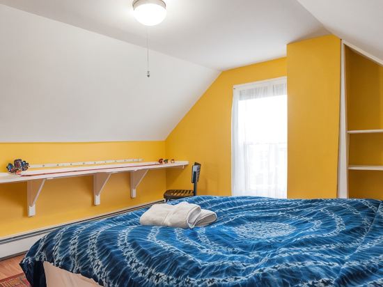 3 bedroom apartment next to T stop / off street parking