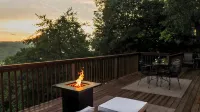 Spectacular Mountain & Sunset Views! Spacious Home Sleeps 12! Ping Pong/Hot Tub! - 3-Star