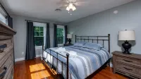 Open Floor Plan-Spa Like Master Bath Basement Playroom Ping Pong! 5 Star Reviews - Boutique