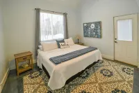 GREAT location across from YMCA. Can accommodate LARGE groups - 3-Star