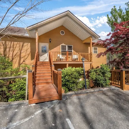 Newly Renovated Condo in Gated Golf Community
