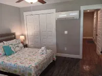 Budget Modern 1 BRM/1 bath - プール