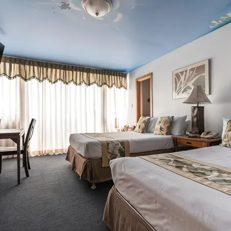 Holiday Surf Hotel (with Full Kitchen)