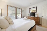 All 5-Star Reviews! Walk to the Mtn! Camelback Mtn Trailside Retreat! - Wi-Fi