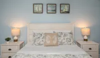 300ft to the Beach • Central A/C, Linens & Towels, Beach Badges & Gear Included - balcony