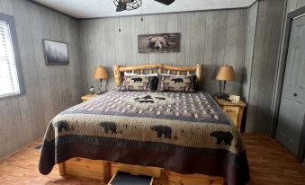Cozy 2BR/1B cabin overlooking a beautiful creek with access to Catoosa WMA.