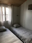 Chalet in a private park in Saint Pierre D'oléron - Hytter