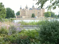 Haus Ostseeperle, 1 Minute Walk to the Beach, 3 Terraces and Sauna - WiFi