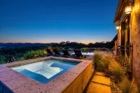 Farm Stay Villa on 55 Acres // Pool, Hot Tub & Complimentary Wine Tasting - 5-Star
