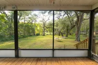 Withlacoochee River House on the main channel w/ kayaks, bikes, canoes - 3つ星