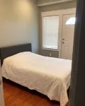 Large Luxury Condo/Townhouse Center of South Boston W/ Free Parking & WiFi - Bungalows