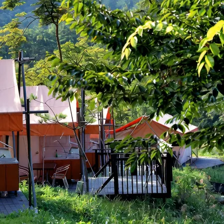 Pocheon Sanjeong Hosoo Glamping Отели рядом с достопримечательностью «Библиотека «Кальмаль»»